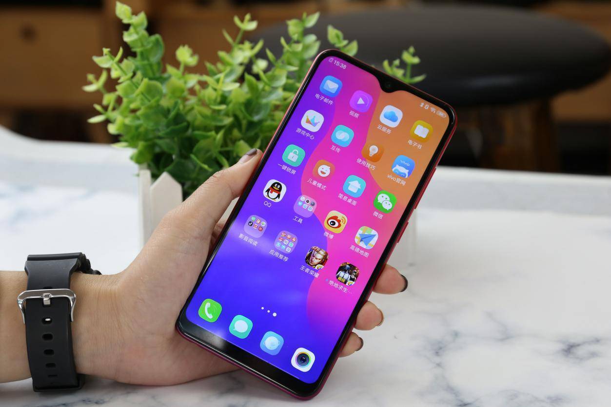 不仅仅是好看，vivo Y93上手体验：拍照、游戏有新惊喜