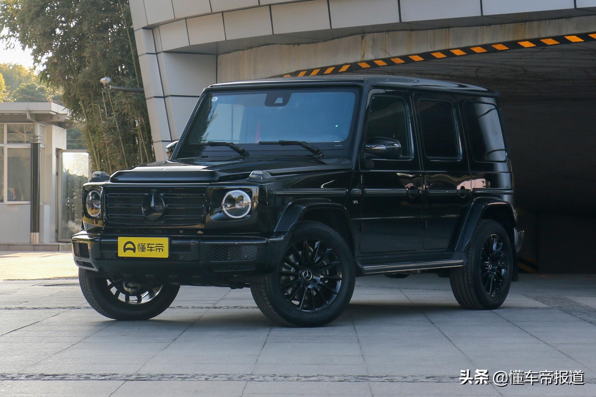 新一代路虎揽胜渲染图发布,硬朗外观更霸气