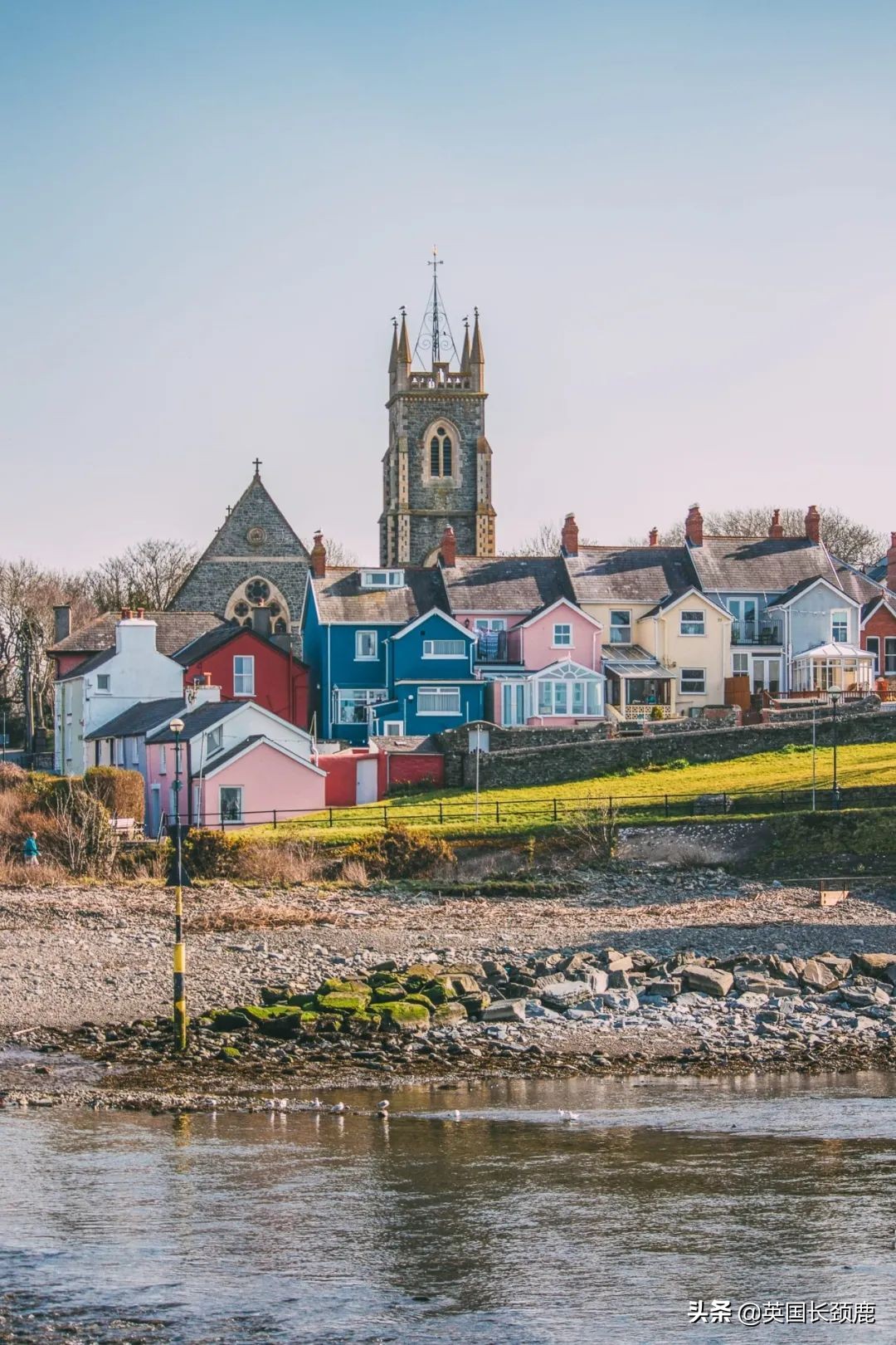 coastline(卡迪根海岸),这个小镇初建于1805年,名字是威尔士语,意为