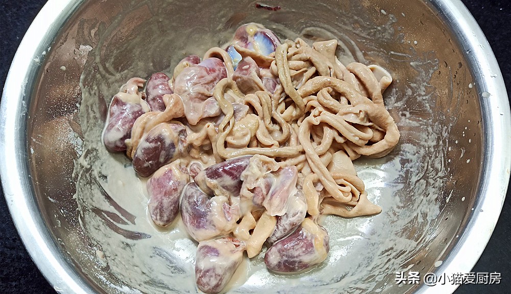 鸡杂试试这样炒来吃，口感脆嫩一点不老，味道香辣好吃，特下饭