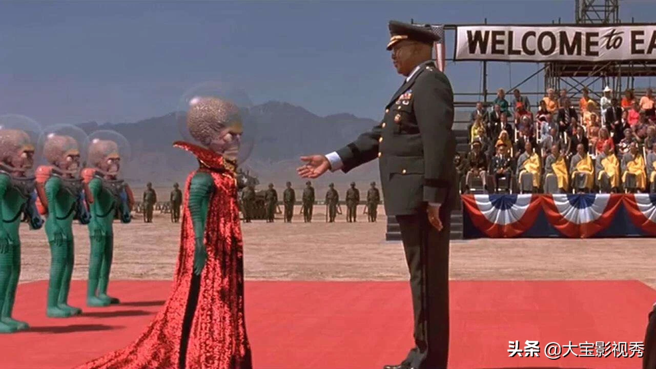 外星人侵略地球却被一个老太婆消灭《火星人玩转地球》