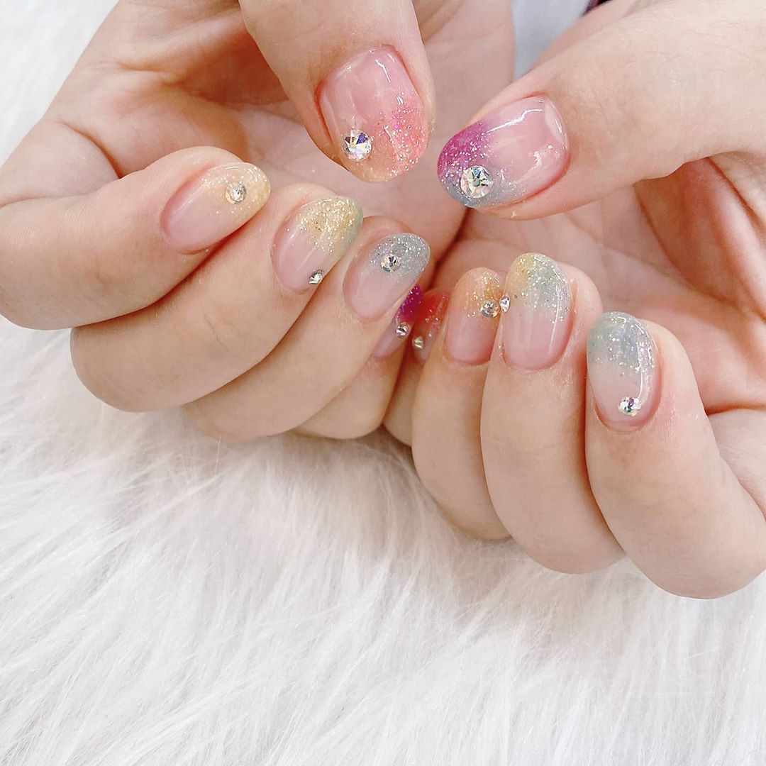 草莓少女约会美甲图片|显白明星色,小清新的夏日美甲