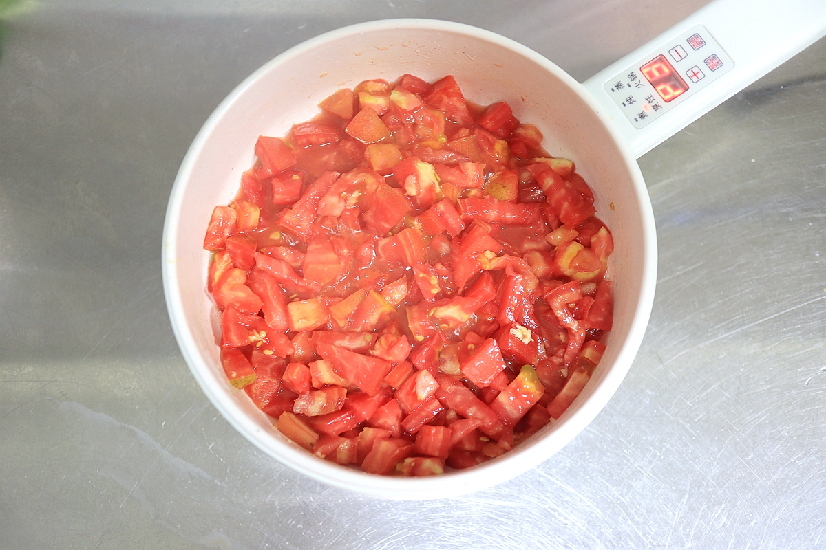 夏天最爱的西红柿鸡蛋面，掌握鸡蛋入锅的时间，嫩黄蓬松就能开店