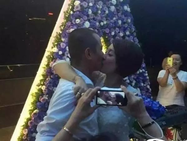 且行且珍惜5年，文章和马伊琍宣布离婚前的12时辰，发生了什么？