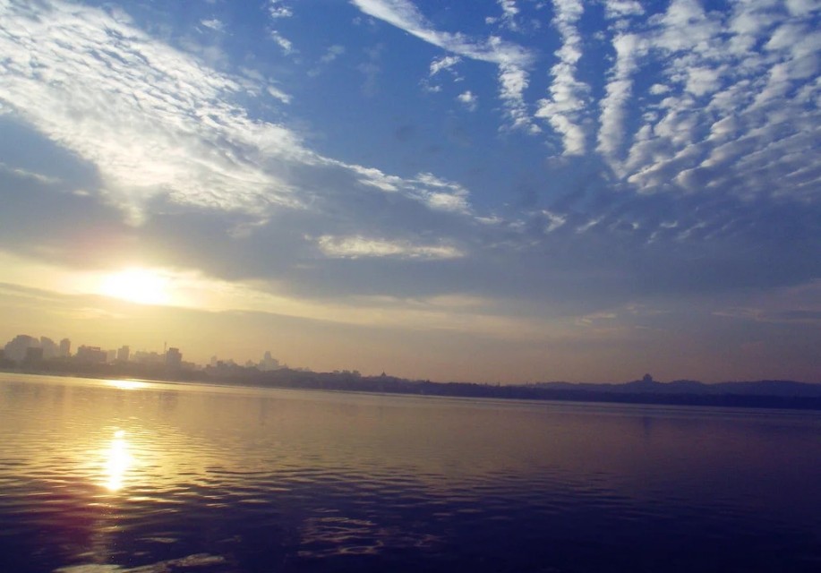 高考作文评分标准全解: 胸中已有丘壑，作文一路高歌