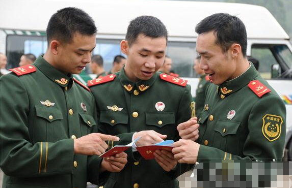 武警部队直招士官来了！和普通大学生参军不一样，直接授衔定级