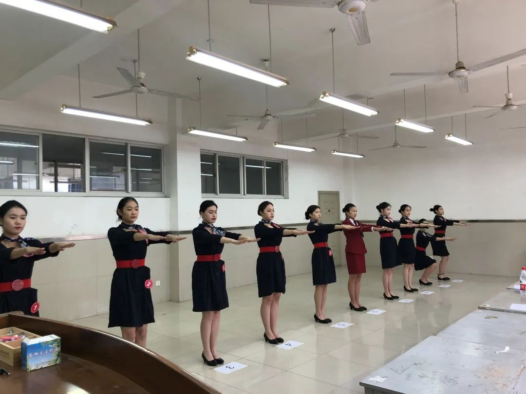 知云时代就业部来到湖北工业大学继续教育学院进行现场模拟面试