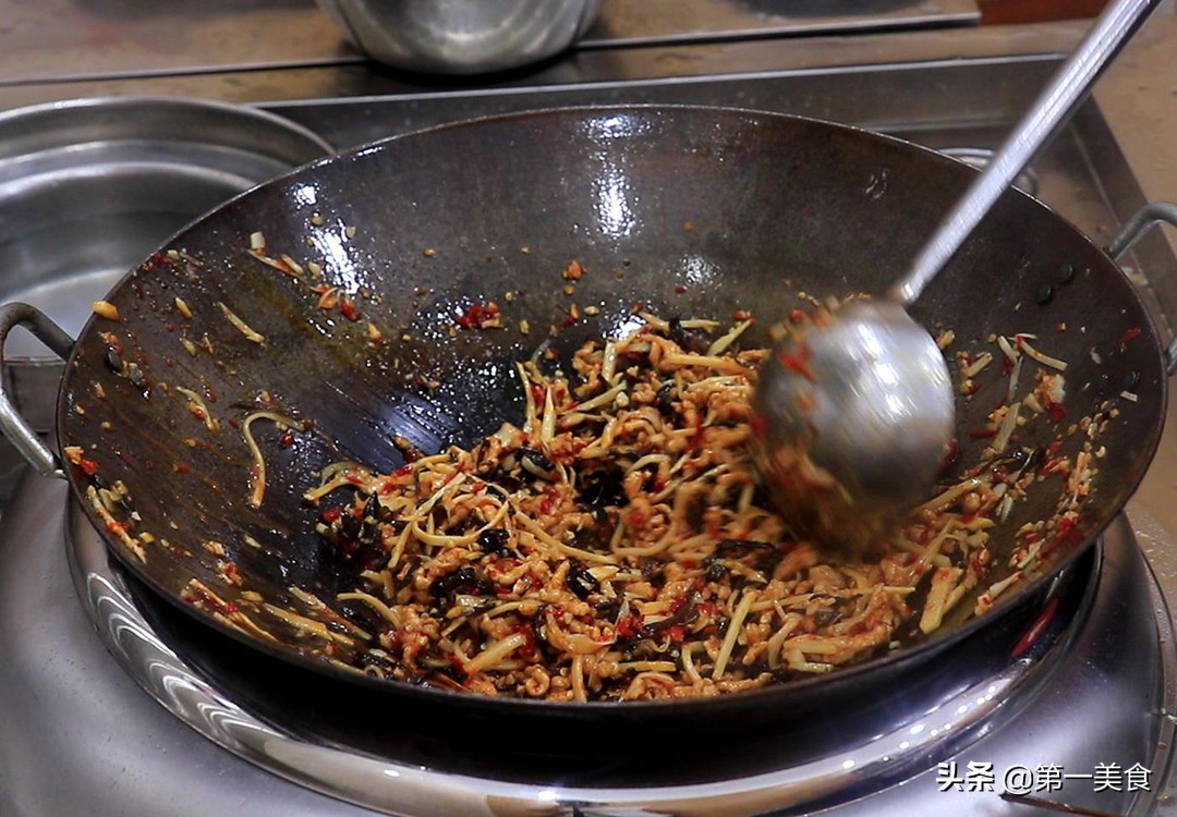 魚香肉絲怎么做好吃,魚香肉絲怎么做好吃視頻教程