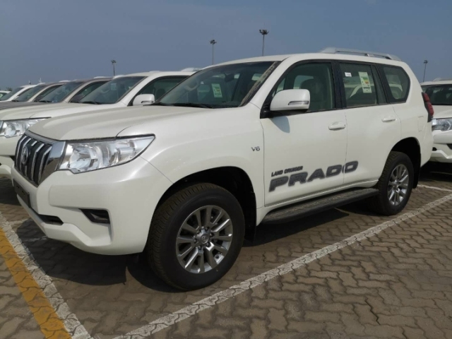 丰田霸道4000，越野代表者。强悍动力为它博得“沙漠之鹰”的美称