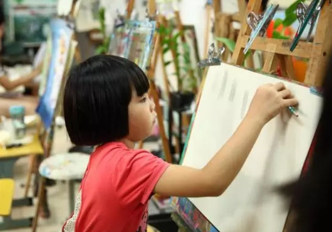 幼儿园一次性开15个“兴趣班”，可能只有一个实用，打基础更重要