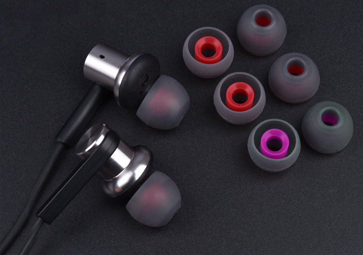 入耳式耳机老是滑出来耳机硅胶塞经常掉落的原因有哪些