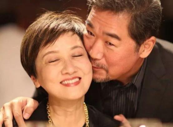 邓婕的第一任丈夫邓婕第一个老公是谁