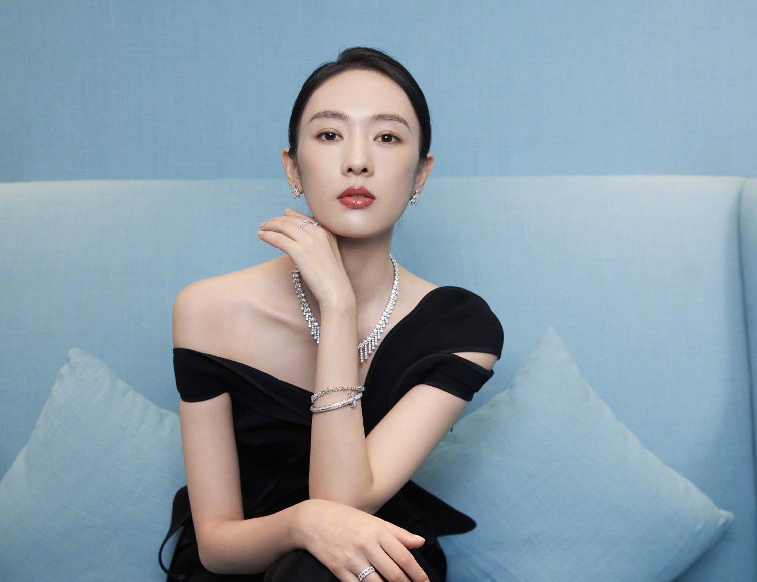 他和马云是好友，曾投资贾跃亭80亿，还娶了小17岁的知名女星为妻