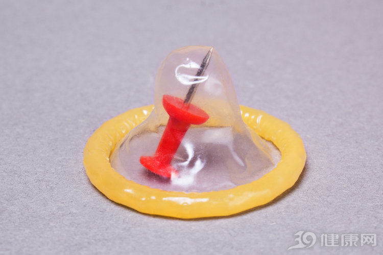 21岁男生感染艾滋，曾多次出入酒吧！大学校园已成艾滋病的温床