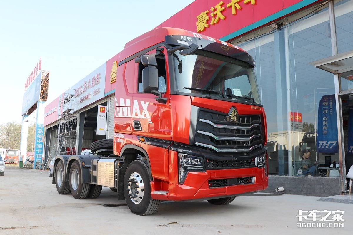 480马力潍柴机配12挡箱，实拍全新重汽豪沃MAX牵引车