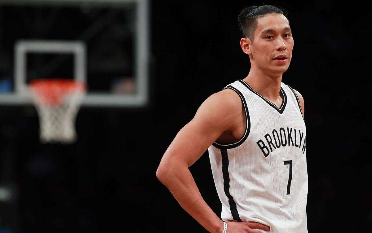 林书豪为什么回不去nba了(林书豪决定重返NBA，逃离CBA只因野蛮防守？名嘴曝真正原因)