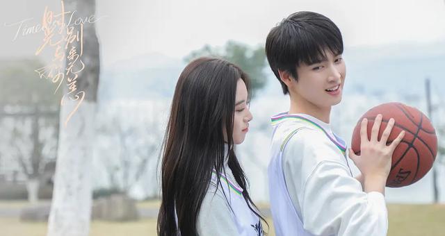 是浪漫还是狗血？24集的剧56个吻戏，95后小鲜肉出演