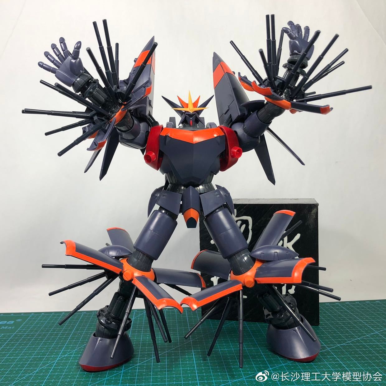 巴斯塔(模玩测评：青岛社 1/1000 钢巴斯塔（缩退炉版） 测评)