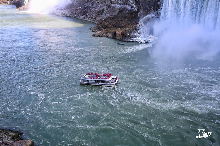 世界级的大瀑布尼亚加拉，最佳景观在加拿大境内，Mei国人民很绝望