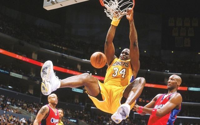 nba球星为什么喜欢扣篮(生涯扣篮2000次有多难？翻遍NBA74年历史，只有三位大神做到)