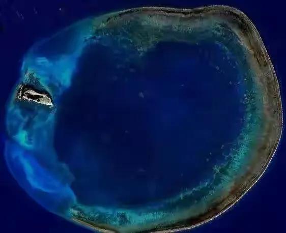 東沙群島是一艘不動的航空母艦，我國台灣實際管轄，島上都有啥？