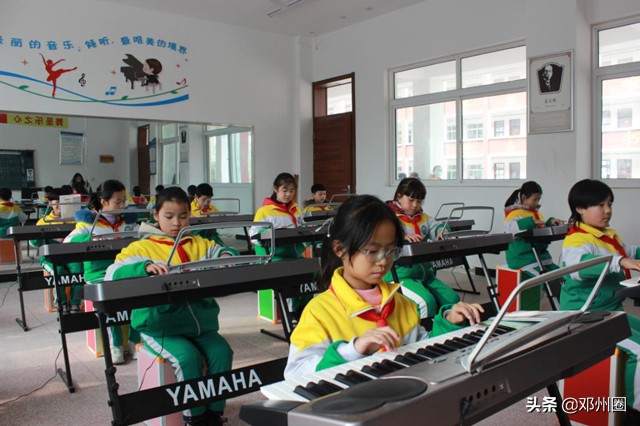 邓州市解放商城学校：提振精气神 跑出加速度