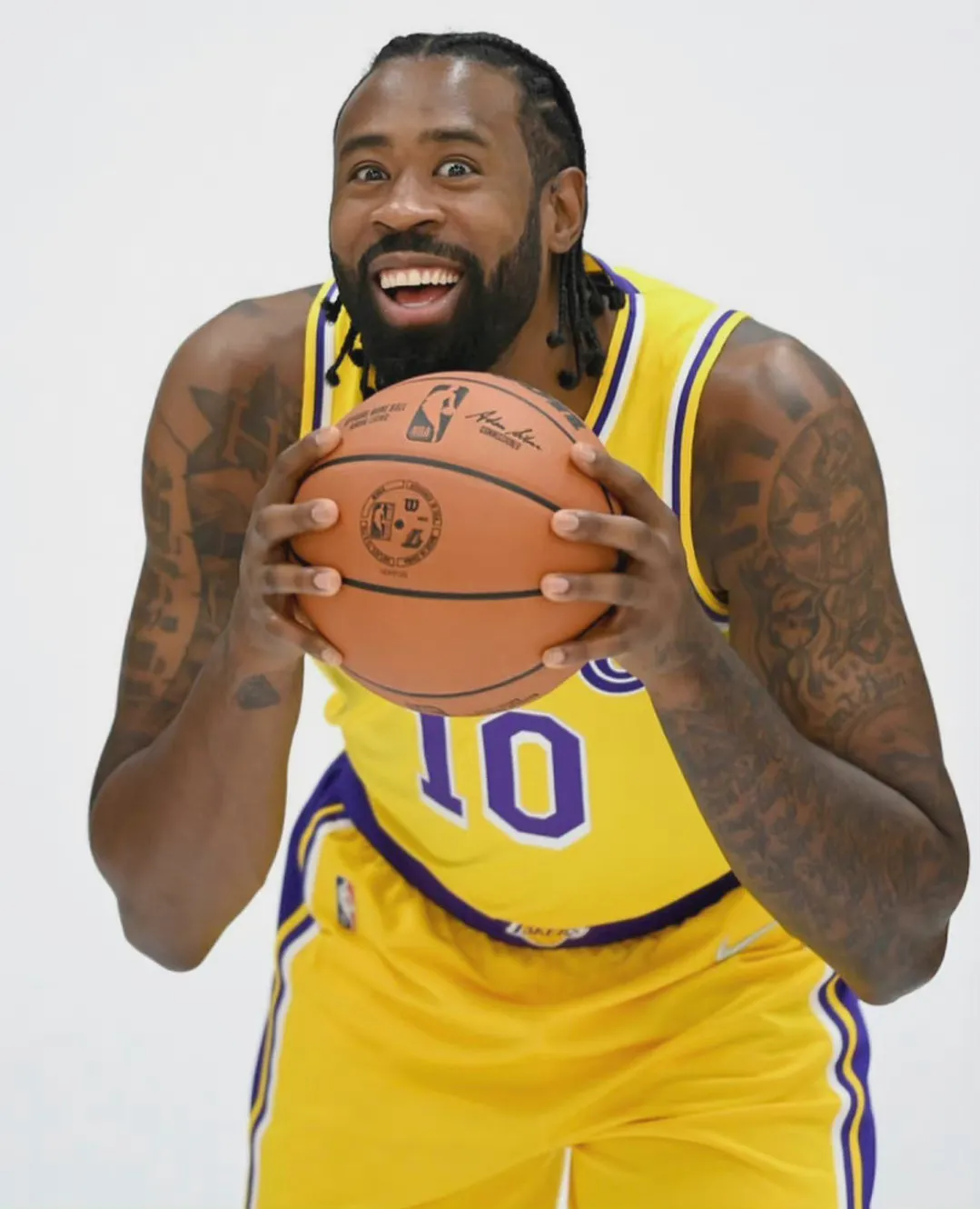 湖人两连败!安东尼首秀惊艳!用一记后仰军训克劳德_pp视频体育频道