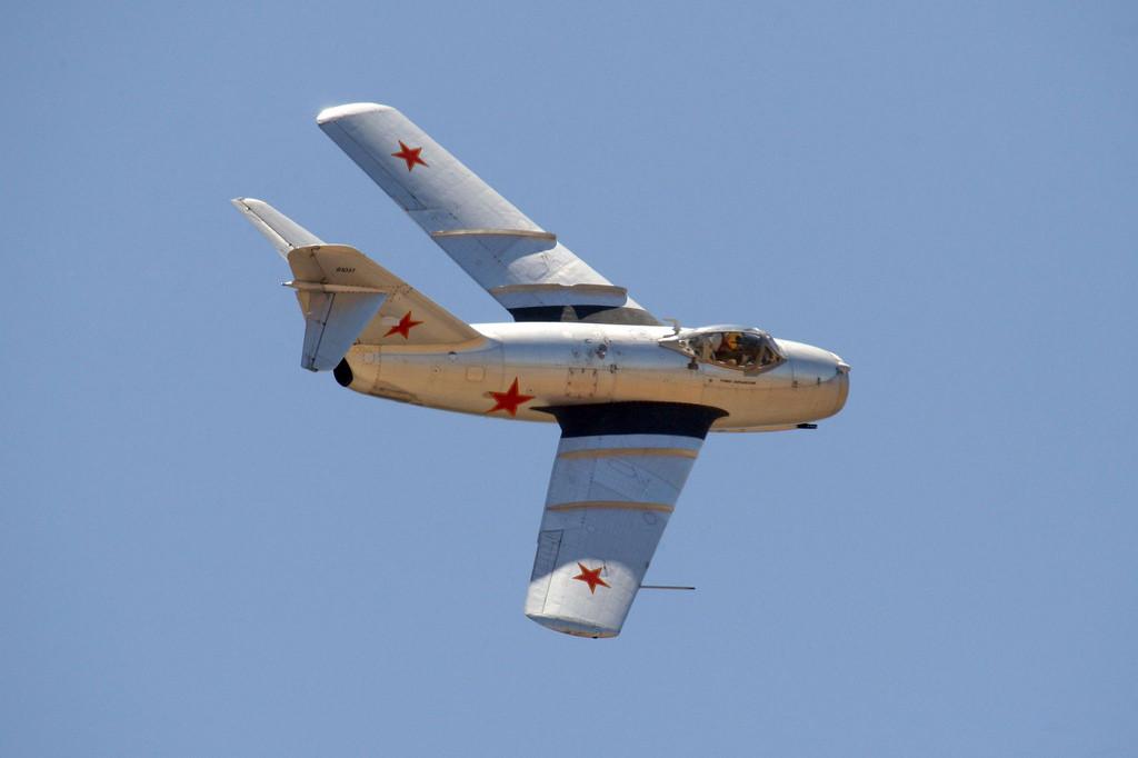 与美军空战战损2：2，张积慧猛作检讨，上级调查后说：你是英雄