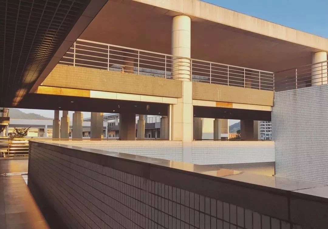 广东高校绰号集来袭！看同学们生动形象地描述母校？