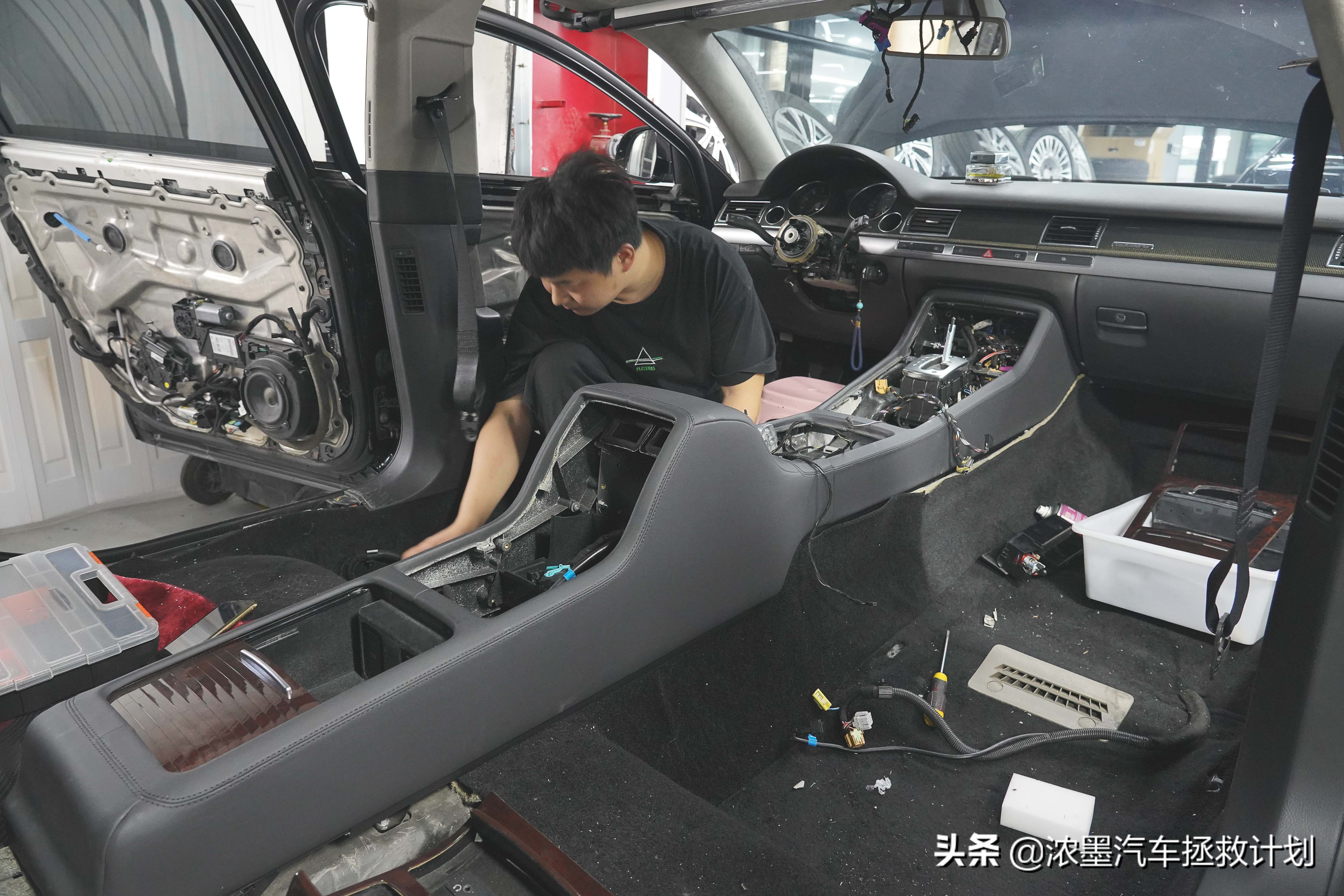 「驾驭科技」整备一台奥迪顶级的豪华旗舰A8，气韵天成的大家风范