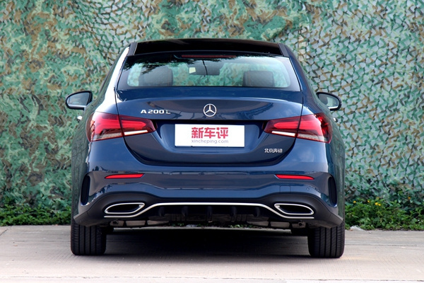奔驰A200L深度车评：三厢加长、内饰高级，你买账吗？