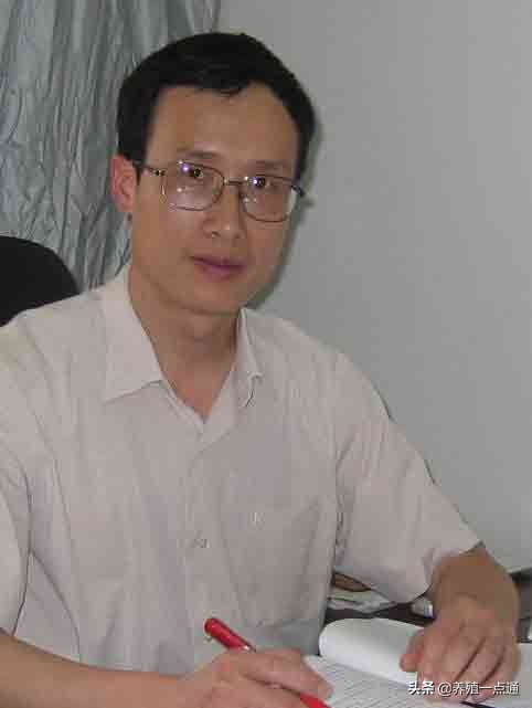 陈孝煊，华中农业大学教授，农业部第六届兽药评审专家，水产专家