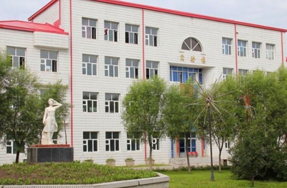 黑龙江这所本科大学，3轮补报无1人报考，考生：看校名就不想报