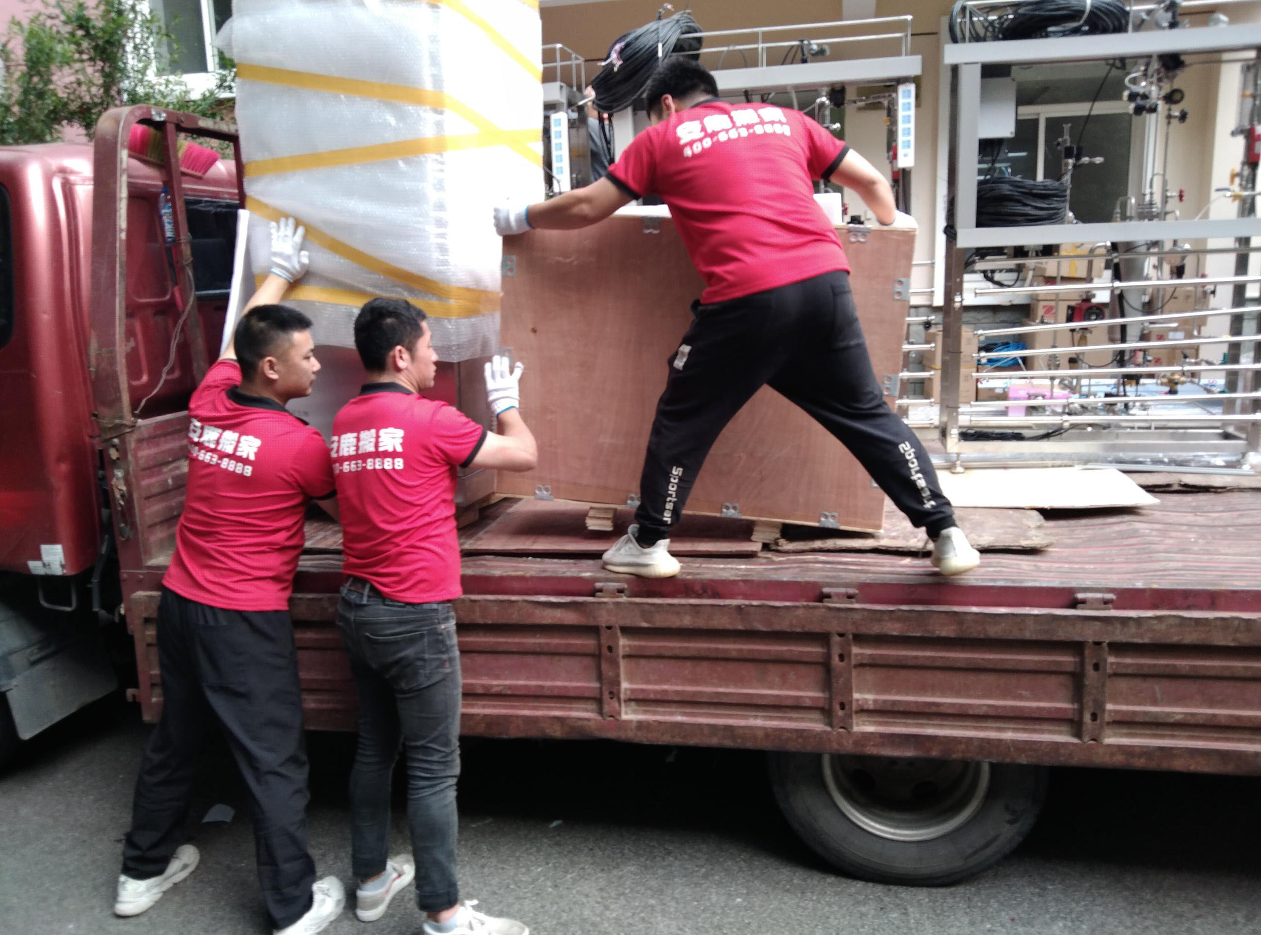 安鹿搬家进阶之路：聚焦服务升级 多平台联动打造高端搬家服务品牌