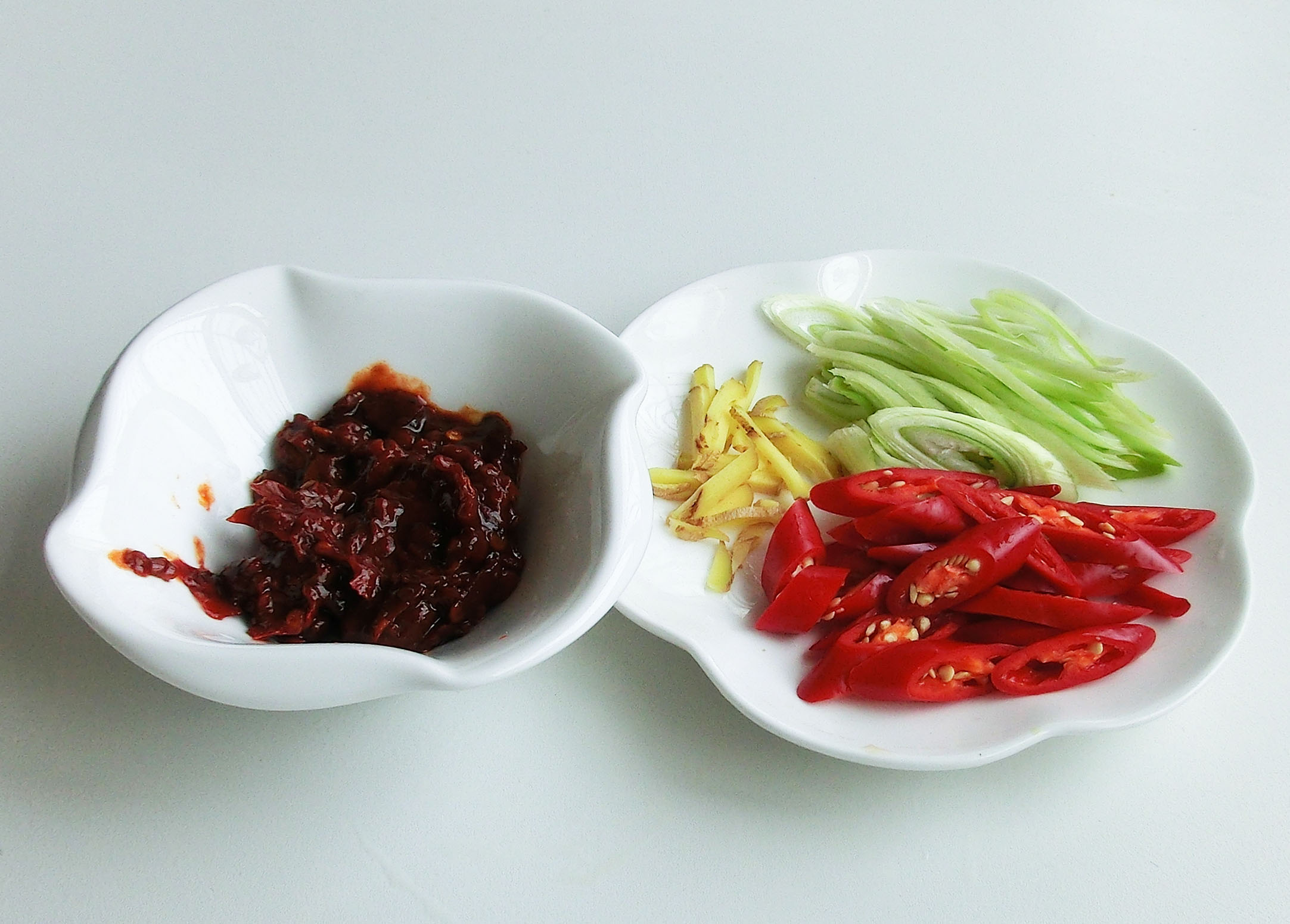 干茶树菇冷水泡还是热水泡？饭店的鲜香劲道，原来大厨是这样做的