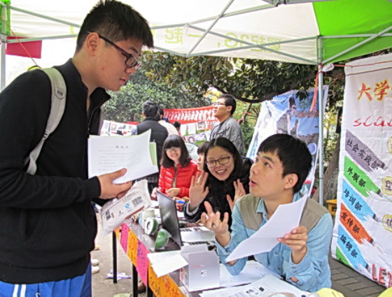 大学生不参与社团和竞选班干部，对以后有影响吗？辅导员道出原因