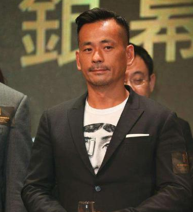 澳门新一代赌王周焯华，狠心甩掉4年生3胎的情人，如今过得怎样