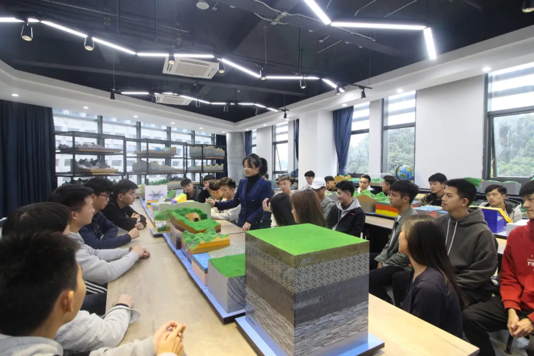 本科、专科过省线稳录取，欢迎填报广州科技职业技术大学