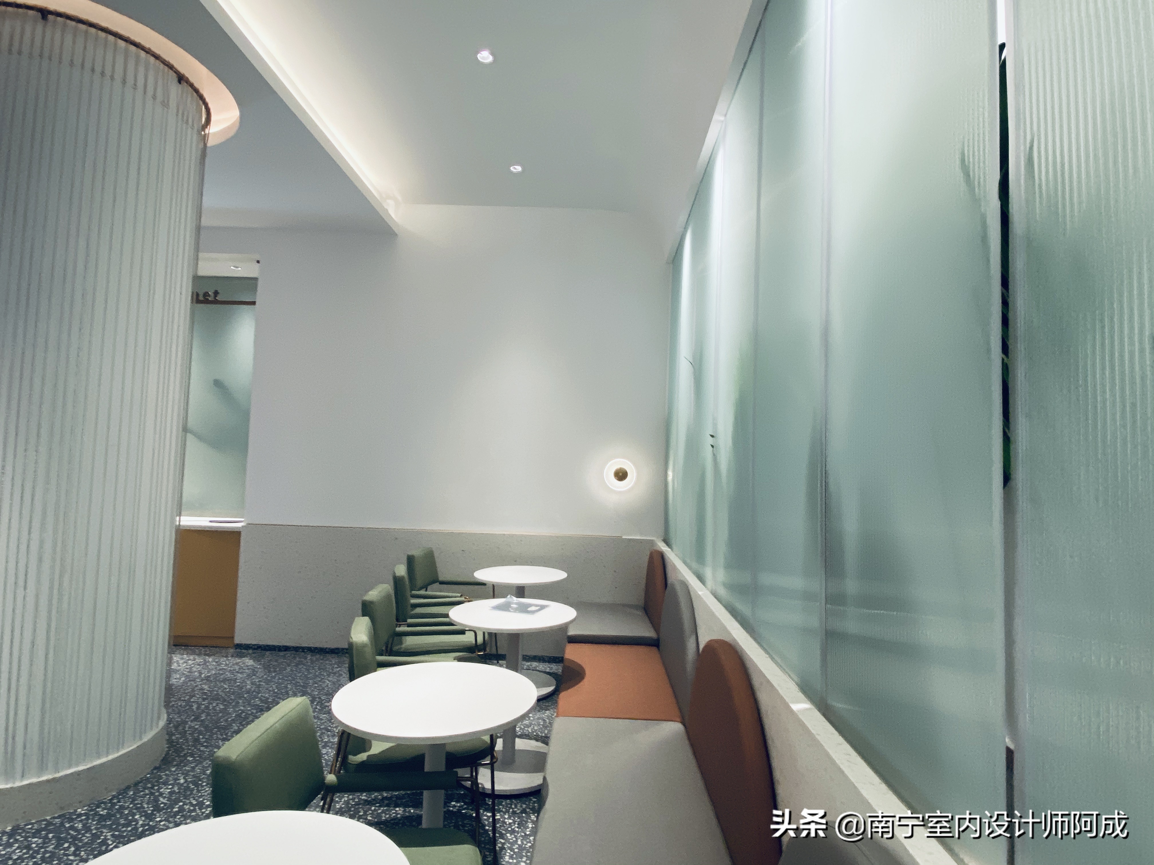 如果你有个异形结构店面，你会如何规划设计丨看看这家蛋糕店实景