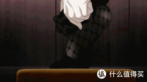 美腿很长，要忍一下？不忍了！名牌丝袜买买买，美腿秀出来