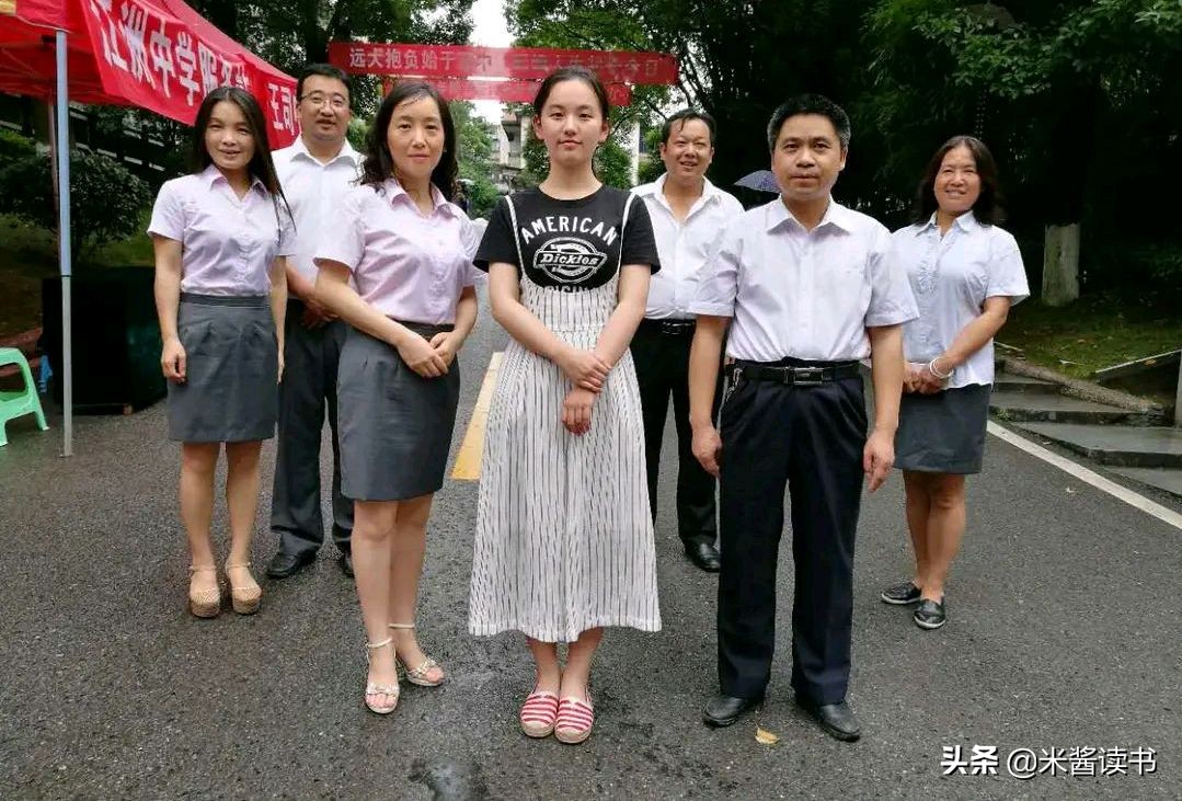 贵州女孩坚持一个习惯养成学霸，数学满分，720分摘状元上北大