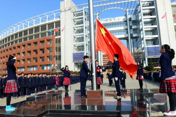 我国高中前百名榜单公布，衡水中学被超越，榜首录取率高达99.5%