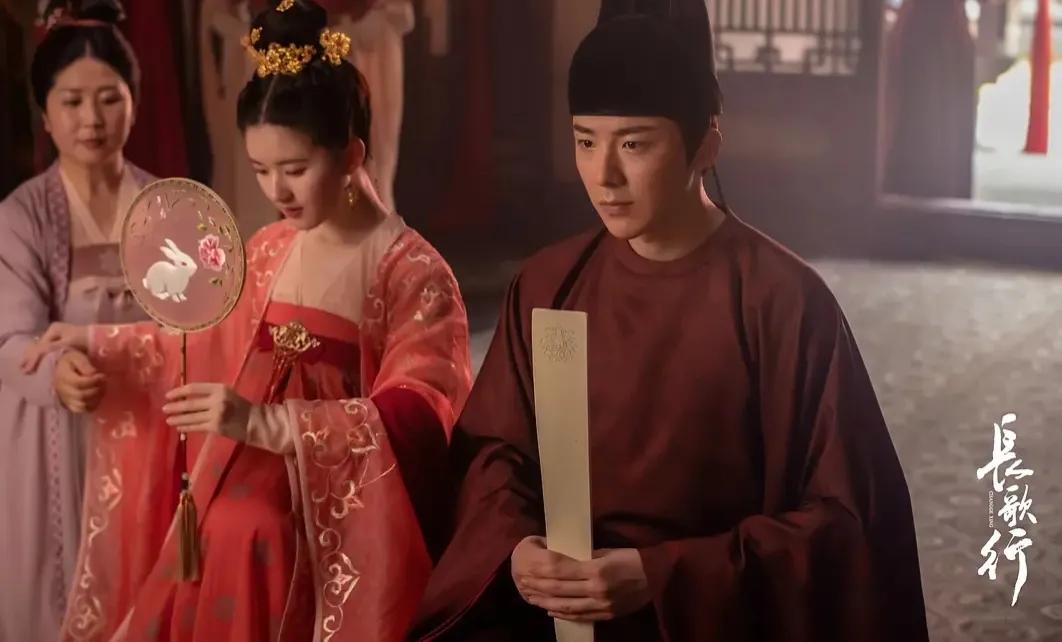 影视剧唐朝造型已落寞消失,华丽服饰不再用,高仿塑料珠子到处用