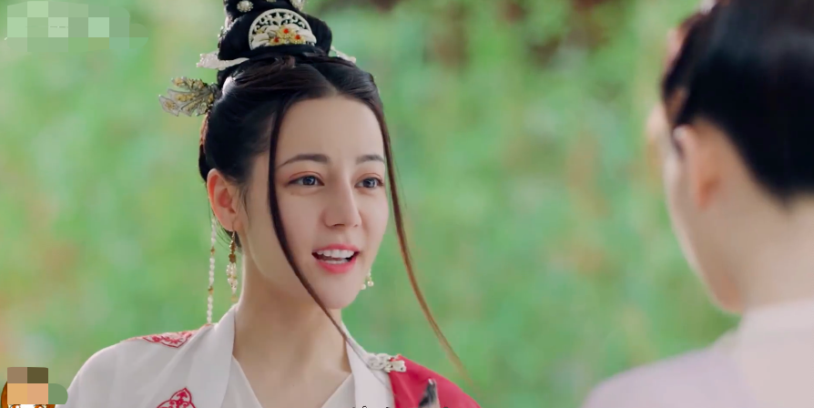 热巴新剧槽点多:造型拉胯显男相,用漫画凑镜头,与吴磊无cp感