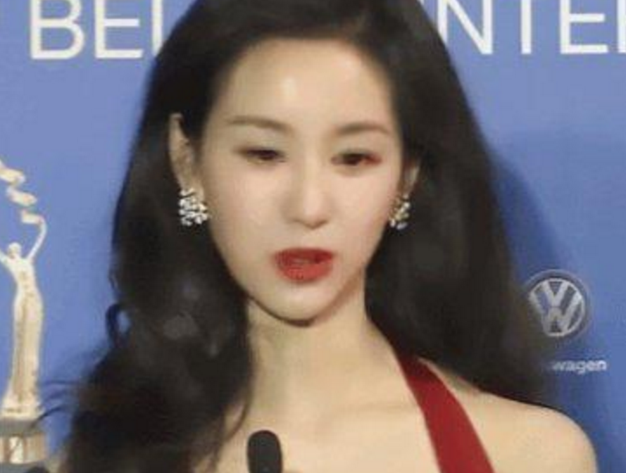 她是“高考成绩”最高的明星？621分傲视群雄，美貌与才华并存