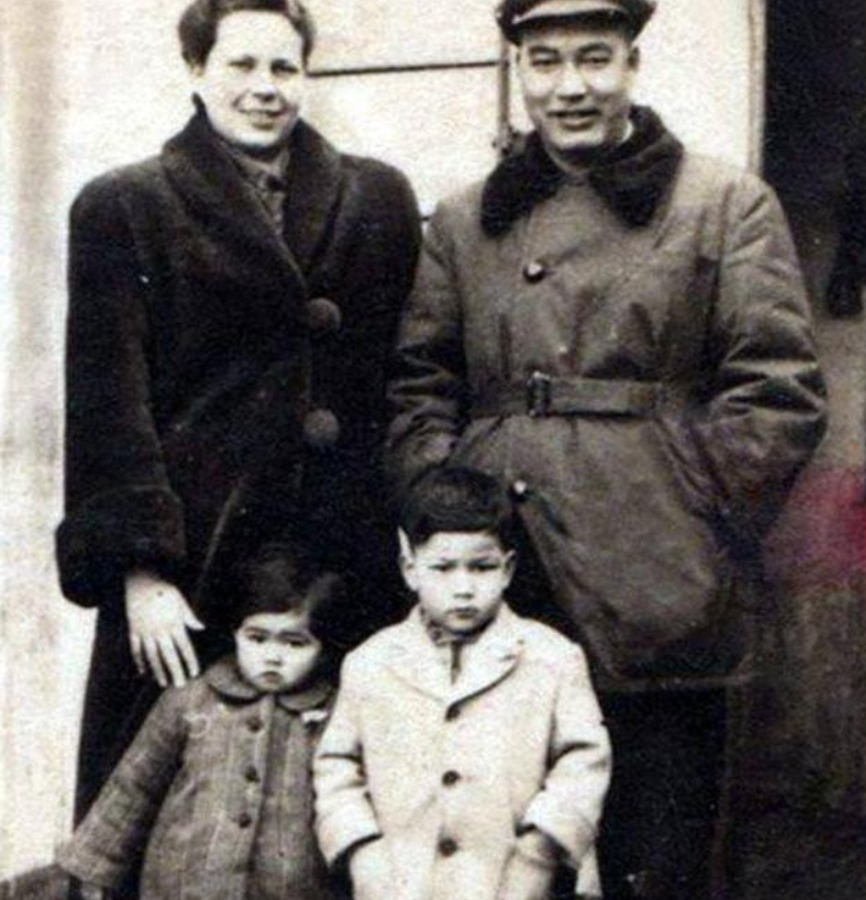 美国姑娘在华执教70年，周总理特批绿卡，家里五星红旗谁都不让碰