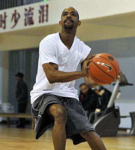 为什么nba打不过街球的(为啥职业球员能打街球，顶级街球手都打不了职业？根本不是一回事)