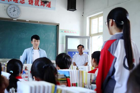 小学生“皮痒”现场，看完这些检讨书，在挨打边缘反复横跳