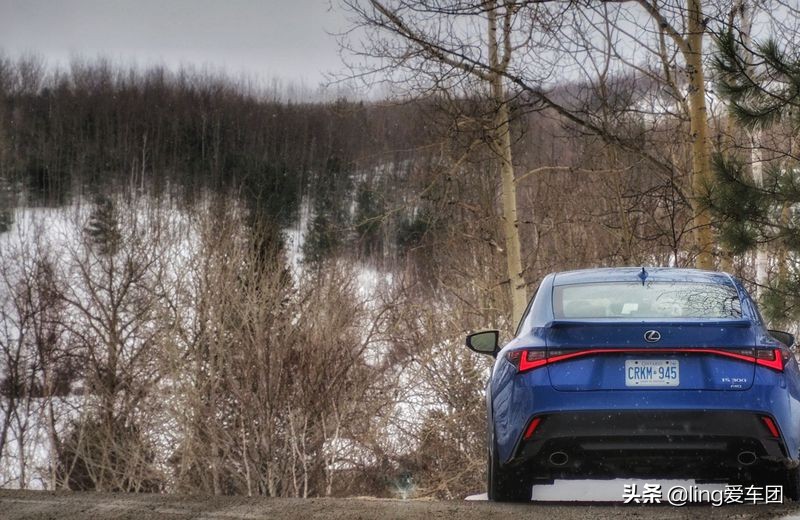 2021年雷克萨斯IS 300 AWD：运动型三厢车