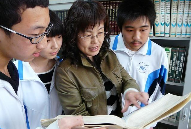 中小学教师职称十级到七级，薪资待遇会差多少？想当老师要知道